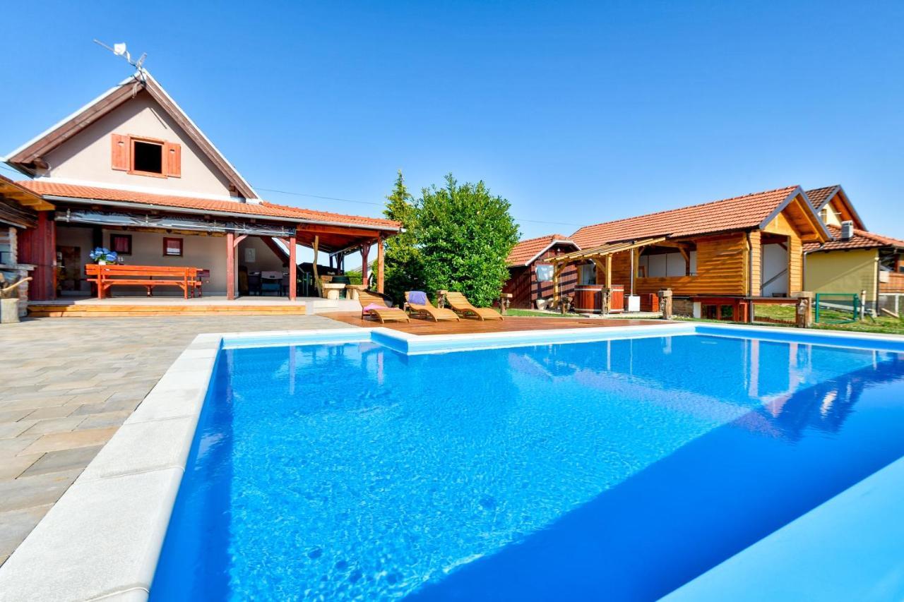 Holiday Home Dika スヴェティ・マルティン・ナ・ムリ エクステリア 写真