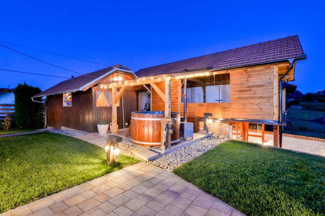 Holiday Home Dika スヴェティ・マルティン・ナ・ムリ エクステリア 写真