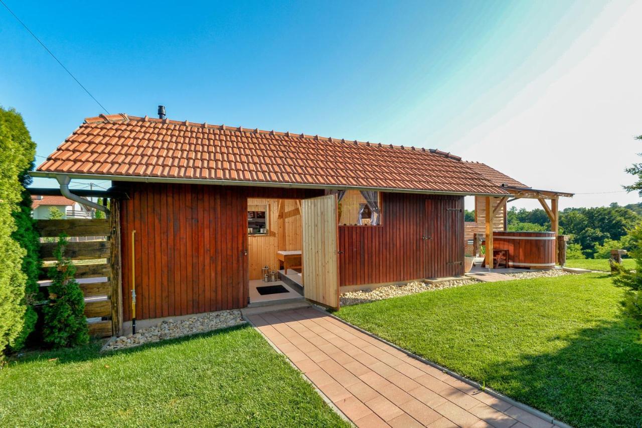 Holiday Home Dika スヴェティ・マルティン・ナ・ムリ エクステリア 写真