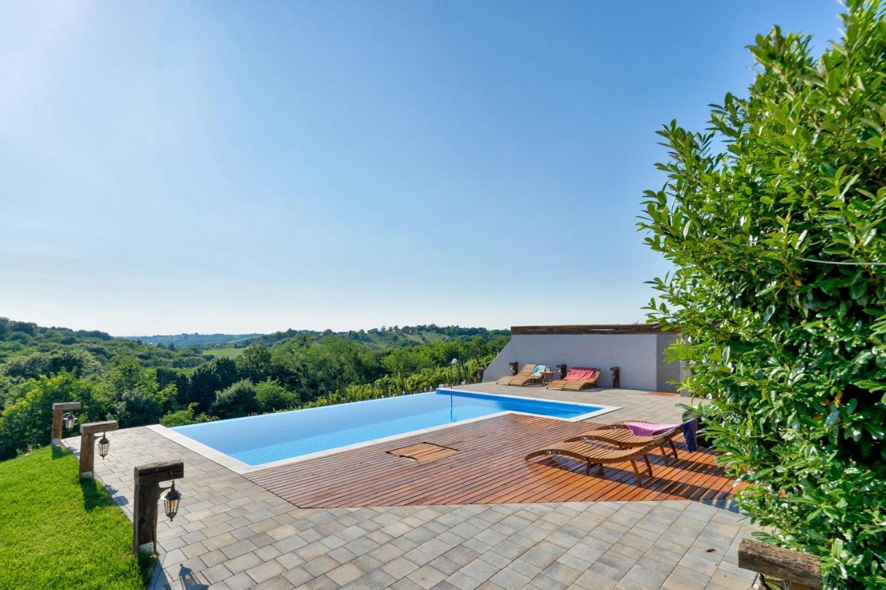 Holiday Home Dika スヴェティ・マルティン・ナ・ムリ エクステリア 写真